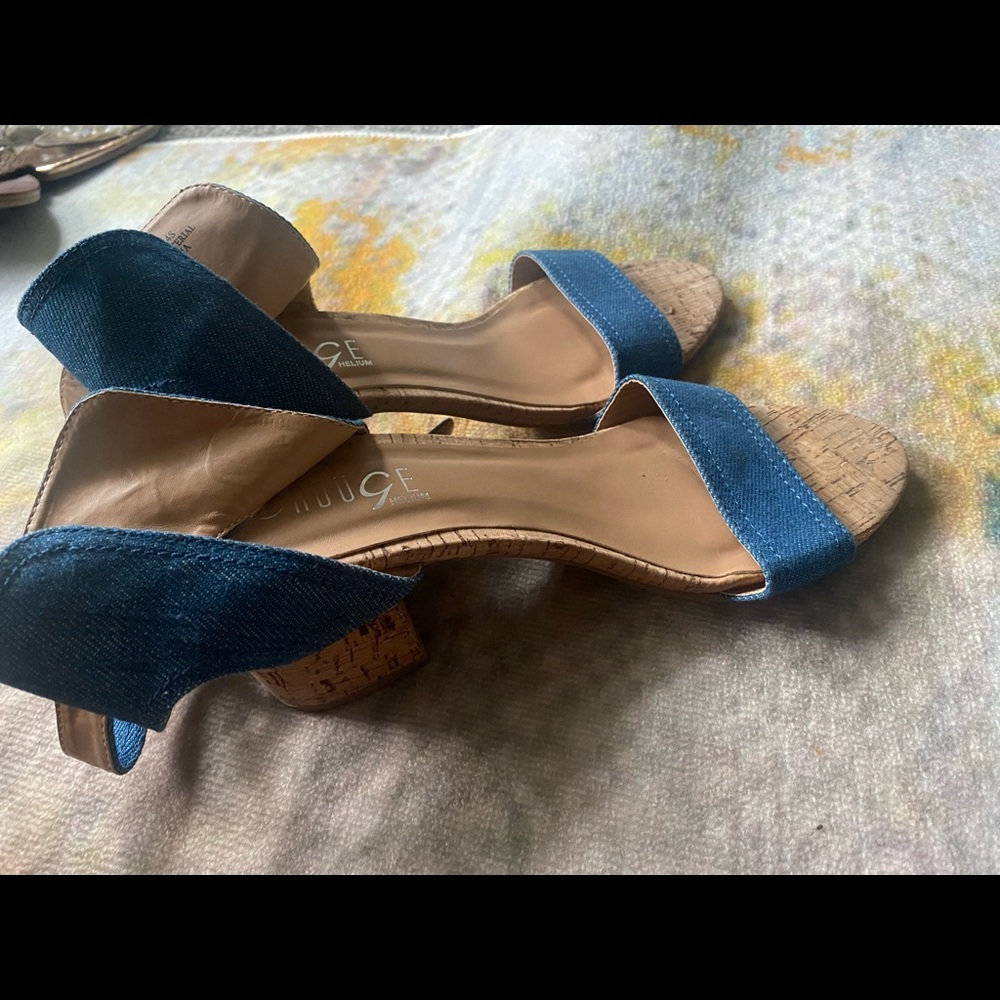 Heels - Picture 2 of 2
